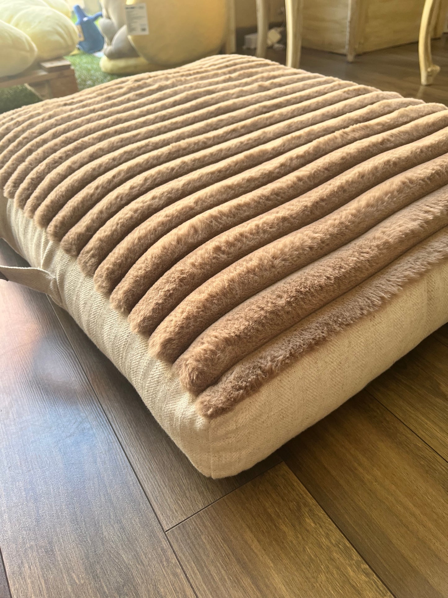 Cuscino rettangolare con eco pelliccia - Arjan